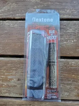 Flxdr073 Flextone Bag Of Tricks. All In One Grunt Deercall And Bone Rattle
