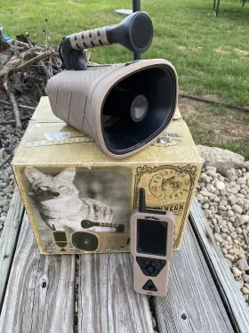 Lucky Duck 605093220191 Roughneck Electronic Predator Call Lucky Duck 605093220191 Roughneck Electronic Predator Call