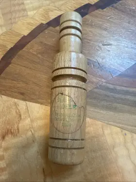 05201 Niles Oesterle Rutting Whitetail Call Vintage Eight - Hooter Calls Custom