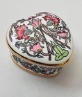William Morris Lodde Museum Collections Heart Trinket Box Fine Bone China Used. Price: $25.00.